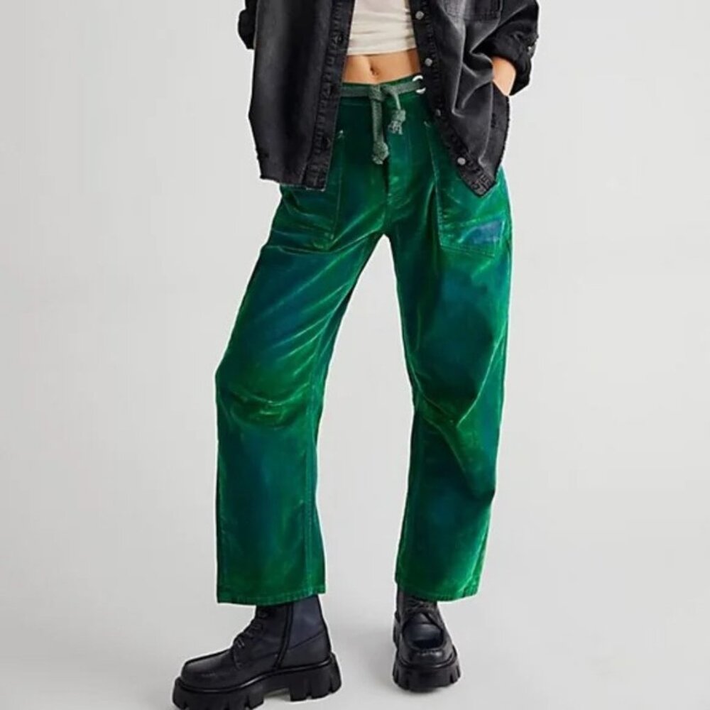 Free People We the Free Moxie Low Slung Flocked Barrel Jeans Kelly Green Size 28